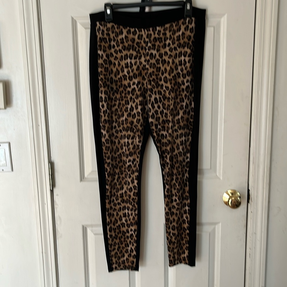Chico’s size 12-14 black & animal print colorblock legging Chico’s size 2